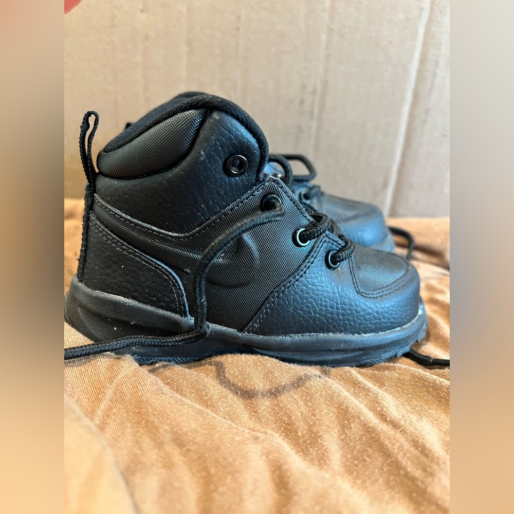 Black Nike Boots